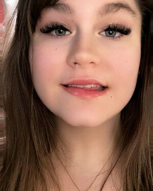 Roxanne Nude Photos photo 15