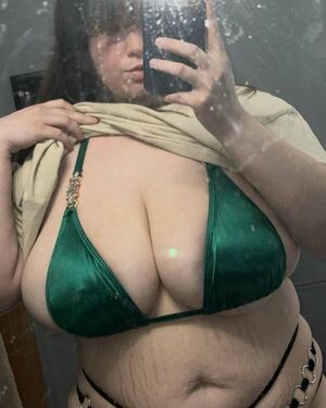 Roxanne Nude Photos photo 32