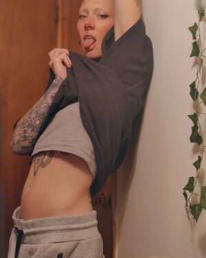 Mary Moon Nude Photos photo 4