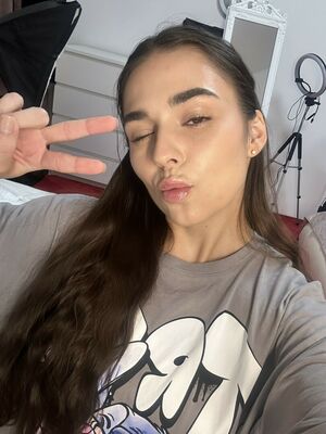 Milan Cheek Nude Photos photo 250