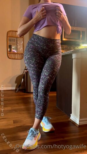 Hotyogawife Nude Photos photo 71