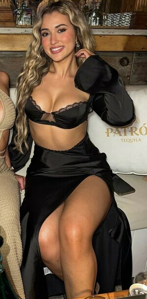 Santanared Nude Photos photo 2