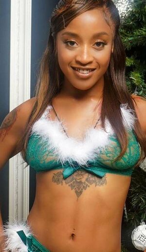 Imenacarlisle Nude Photos photo 22