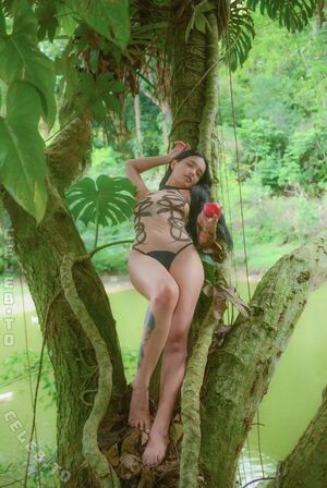 Alice Practice Nude Photos photo 13