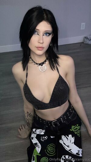 Kiramystic Nude Photos photo 25