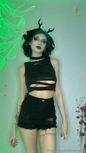Kiramystic Nude Photos photo 31