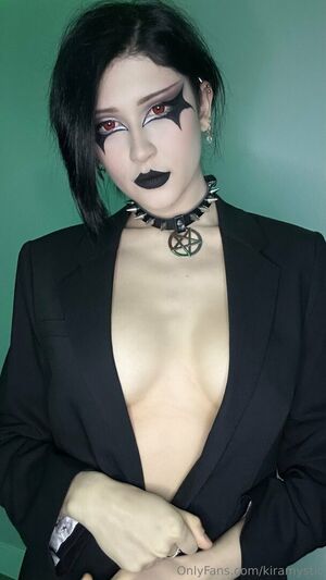 Kiramystic Nude Photos photo 33