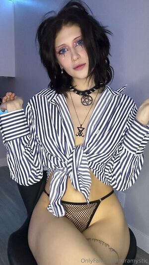 Kiramystic Nude Photos photo 37
