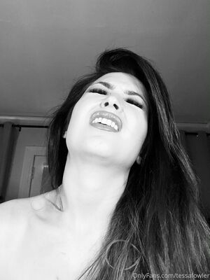 Tessafowler Nude Photos photo 28