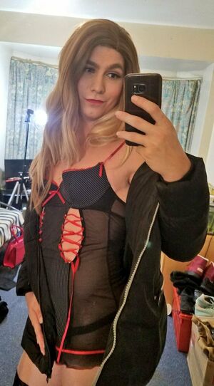 Luna Bella Nude Photos photo 10