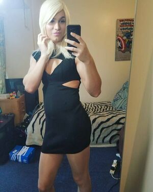 Luna Bella Nude Photos photo 24