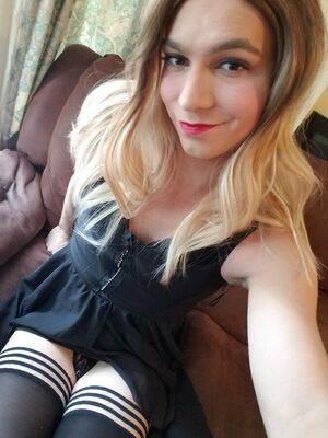 Luna Bella Nude Photos photo 32