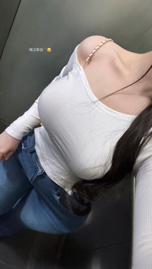 Xxapple_e Nude Photos photo 19
