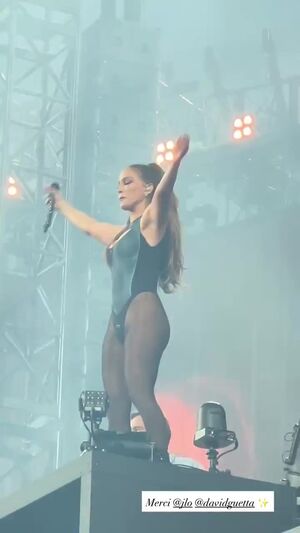 Jennifer Lopez Nude Photos photo 19