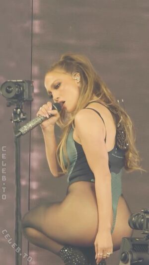 Jennifer Lopez Nude Photos photo 25