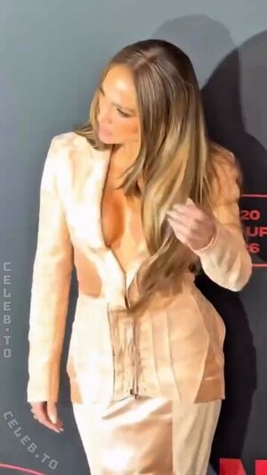 Jennifer Lopez Nude Photos photo 30