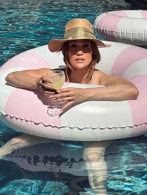 Jennifer Lopez Nude Photos photo 183