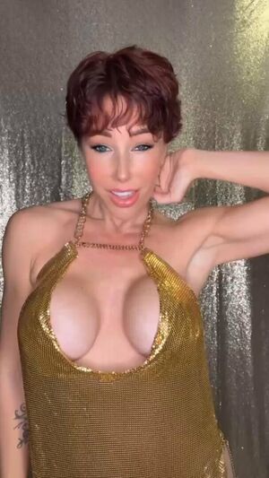 Yaela Vonk Nude Photos photo 1