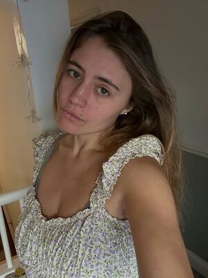 Lia Marie Johnson Nude Photos photo 5