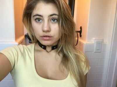 Lia Marie Johnson Nude Photos photo 27