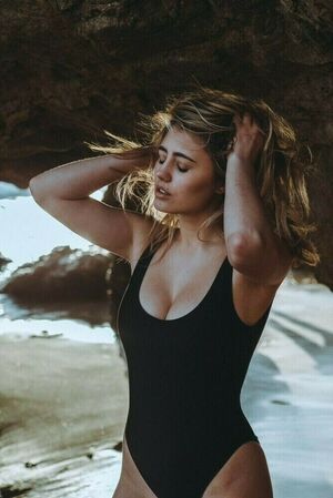 Lia Marie Johnson Nude Photos photo 105