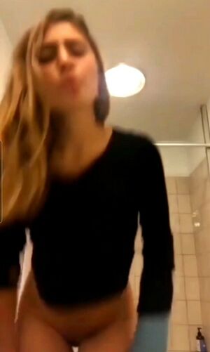Lia Marie Johnson Nude Photos photo 127