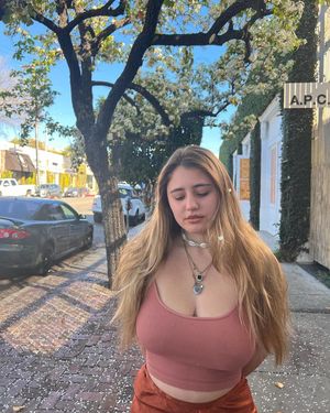 Lia Marie Johnson Nude Photos photo 205