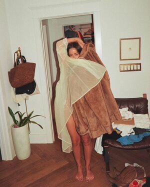 Chloe Bennet Nude Photos photo 152