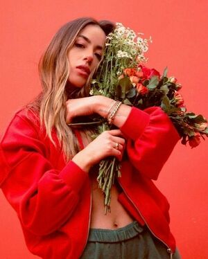 Chloe Bennet Nude Photos photo 217
