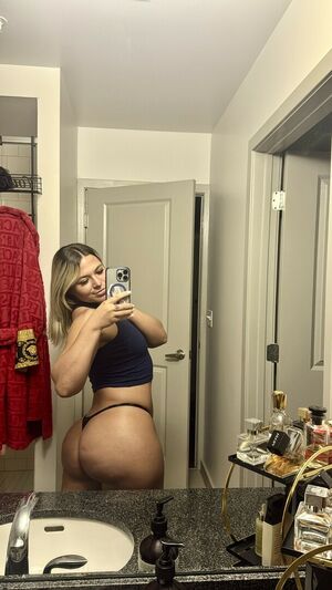 Rharri Rhound Nude Photos photo 1