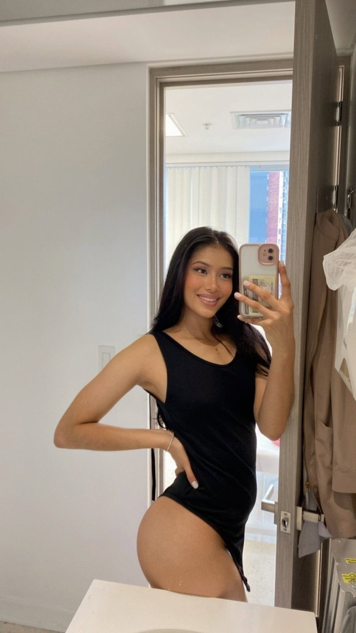 Pretty cutie Real Violetaa Costa shows off her gigantic rear in a horny compilation