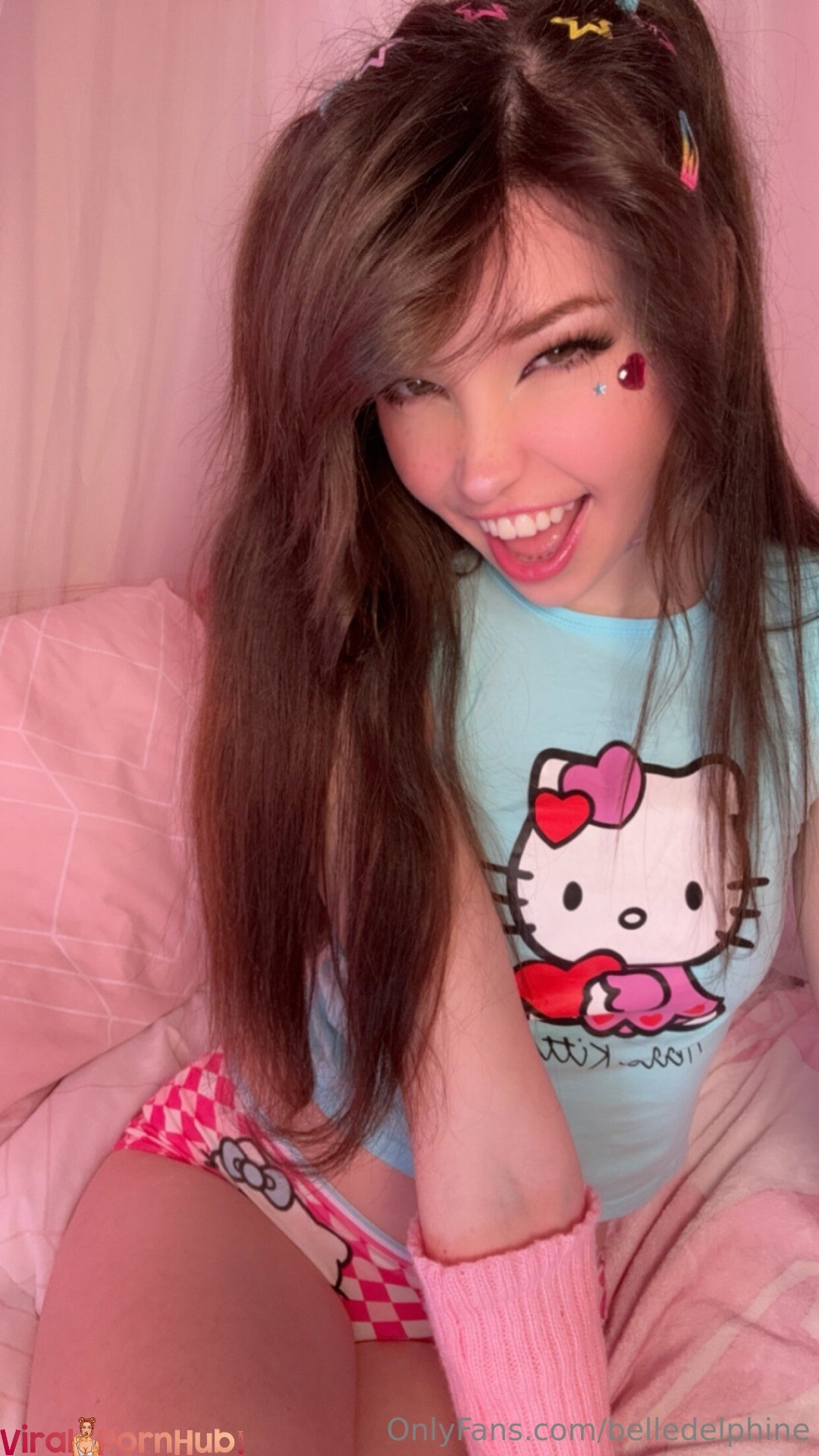 Belle Delphine Hello Kitty full pussy leaks