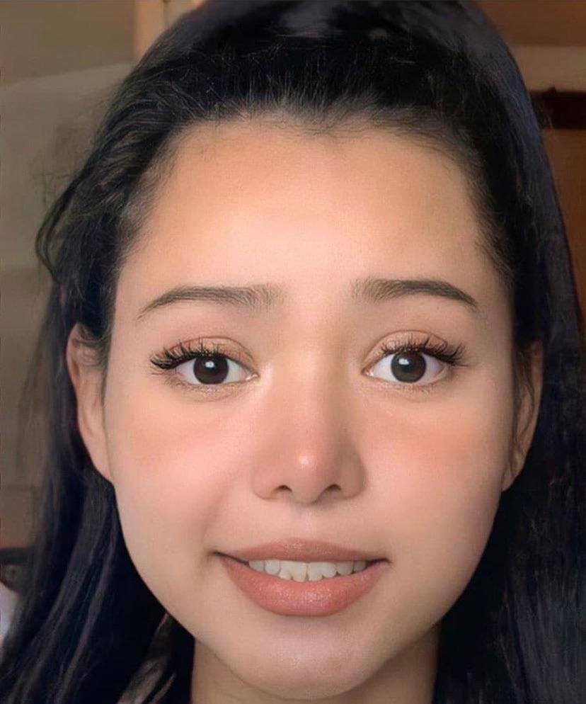 Bella Poarch Sexy Close Up Pics