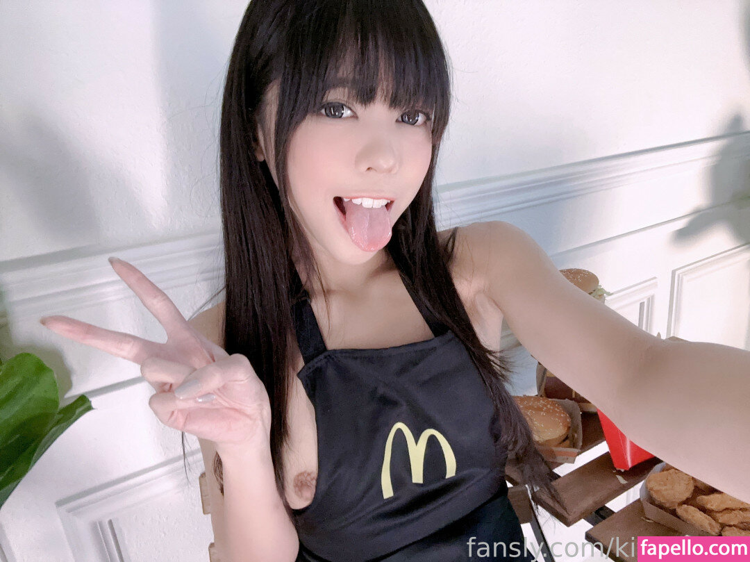 Kitty Kum Nude Photos