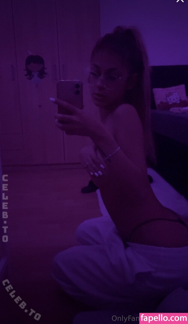 Mia Tiel Nude Photos