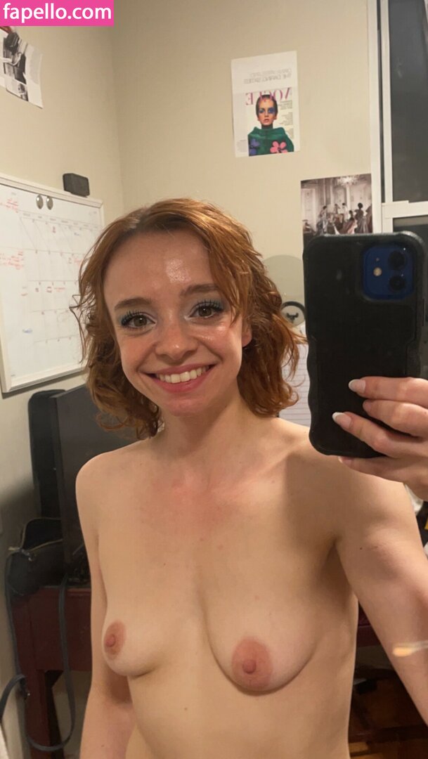 Emmyspeens Nude Photos
