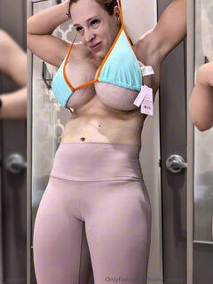 Busty_Ginger