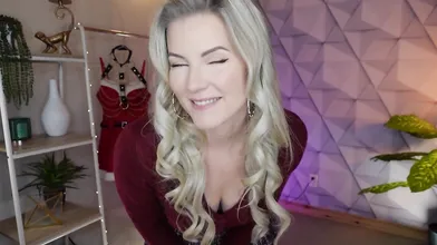 Kat Wonders Monthly Exclusive December 2021