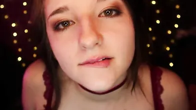 AftynRose ASMR Before Bed Kisses Video