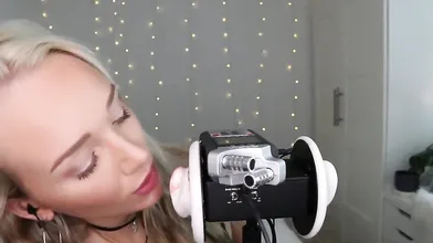 GwenGwiz ASMR Ear Licking and Sucking