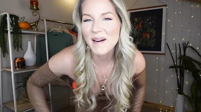 Kat Wonders Monthly Exclusive October 2020
