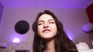 Lilmochidoll Nude Pantyhose Rip Onlyfans Video Leaked