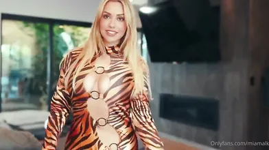 Mia Malkova Nude Try-On Cosplay OnlyFans Video Leaked