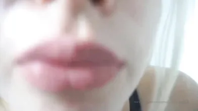 Lina Beana ASMR Onlyfans Lens Licking Video