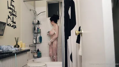 Tessa Fowler Nude Big Tits Shower Video Leaked