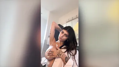 Mia Khalifa Perky Boobs And Bare Ass Tease Video Leaked