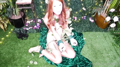 Ginger ASMR Posion Ivy Convinces Batman Video Leaked
