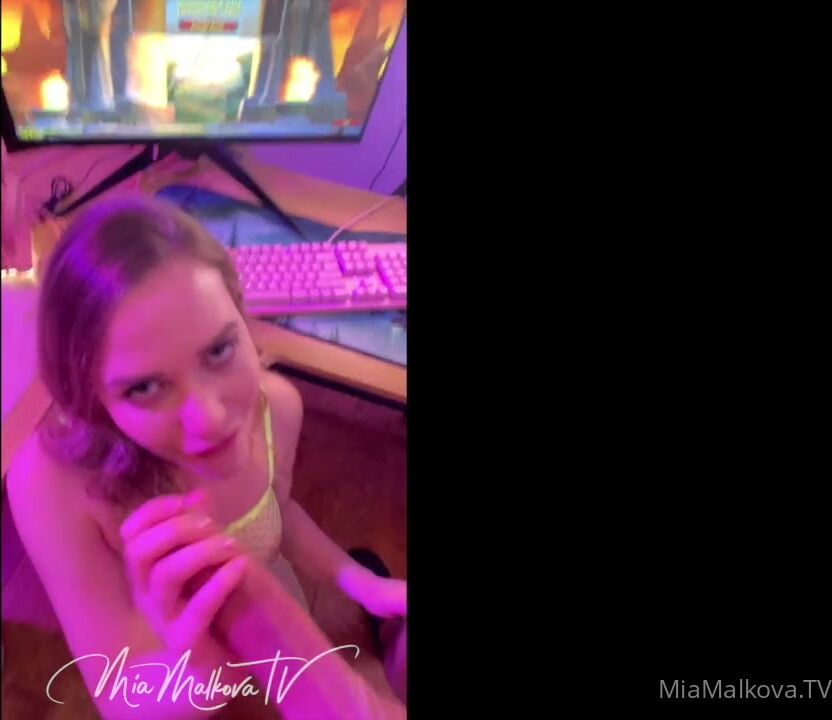 Mia Malkova Blowjob While Gaming Sex Tape Video Leaked