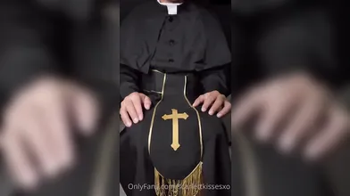 ScarlettKissesXO Nun Cosplay Blowjob Video Leaked