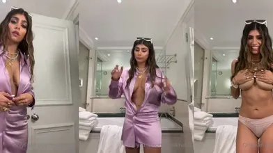 Mia Khalifa Nude Bathroom Striptease Onlyfans Video Leaked part 2